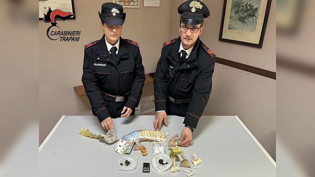 Crack, hashish e marijuana in casa: coppia di Santa Ninfa arrestata dai Carabinieri