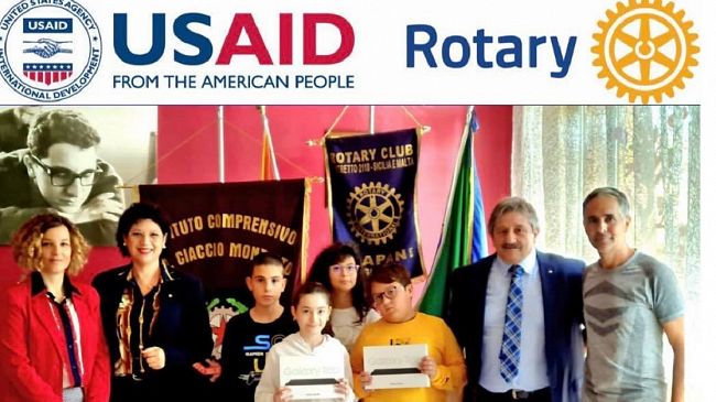 Rotary Club Trapani Birgi dona 2 tablet all’I.C. 
