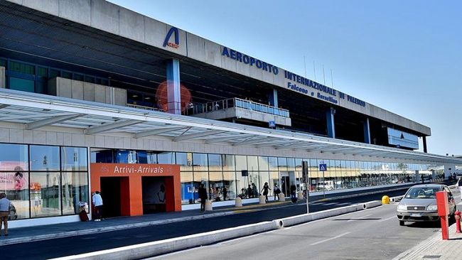 Aeroporto di Palermo, la GdF sequestra 34 esemplari di specie protette di coralli