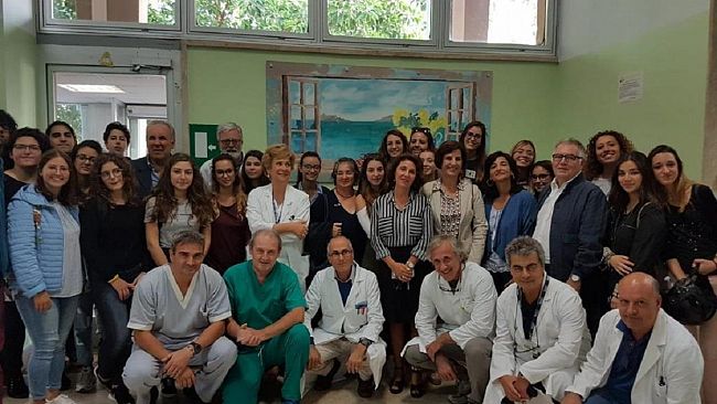 Alternanza scuola-lavoro: hall del S. Antonio abate  decorata da pannelli dipinti da studenti del liceo trapanese