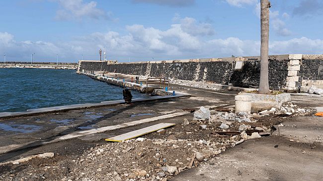 Pantelleria, riqualificazione Waterfront: posati i primi metri quadrati di pavimentazione sulla banchina
