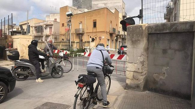 Mazara, per sei mesi stop alle attese ai passaggi ai livelli. Ecco il perchè  