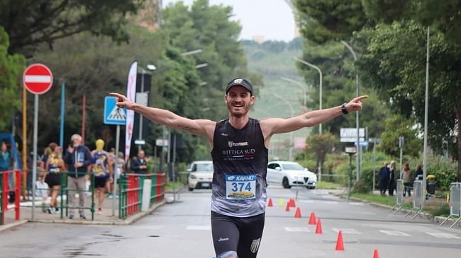 mazara-team-f-ingargiola-latleta-andrea-bonacasa-vince-la-decima-maratonina-di-gela