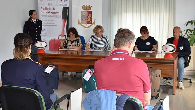 Violenza sulle donne, a Marsala siglato il protocollo “Valigia di Salvataggio”