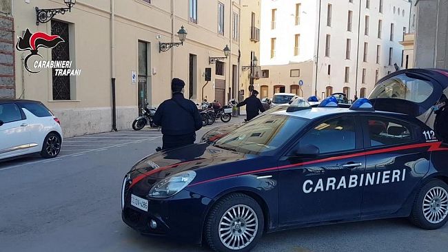 Trapani. Notte di passione in hotel senza pagare il conto, denunciata una coppia