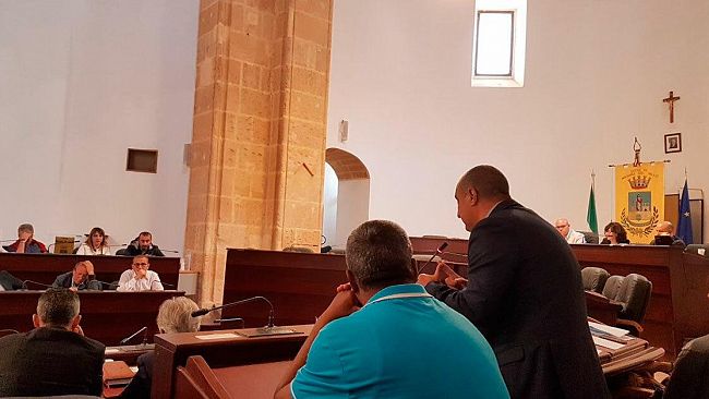VIDEO – Mazara, La Grutta (M5S) sui tanti appalti a ditta di cui proprietaria moglie di un indagato per mafia