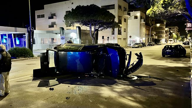 Perde il controllo dell’auto: incidente in via Virgilio 