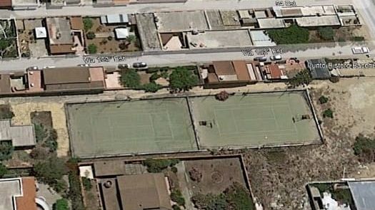 L’Amministrazione comunale mette in vendita i campetti da tennis di Tre Fontane
