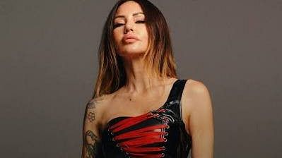 Ad Alcamo sbarca la dj Deborah De Luca, spettacolo a pagamento a due passi dal castello dei Conti di Modica