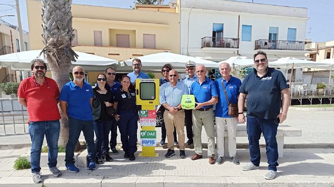 L'Avis di Valderice dona defibrillatore al Comune di San Vito Lo Capo