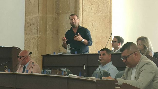 Mazara, il Consiglio approva proroga 