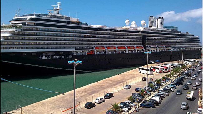 Trapani fa il pieno di turisti. In arrivo al porto tremila croceristi