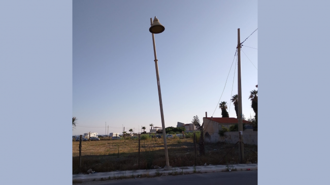 Mazara, pali dell'illuminazione pericolanti in via degli Sportivi 