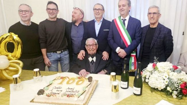 Marsala in festa per i 100 anni di Giuseppe Giubaldo: una vita tra sacrificio, resilienza e poesia