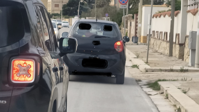 Mazara, targa prova clonata: la Polizia Municipale sequestra due veicoli e denuncia un uomo