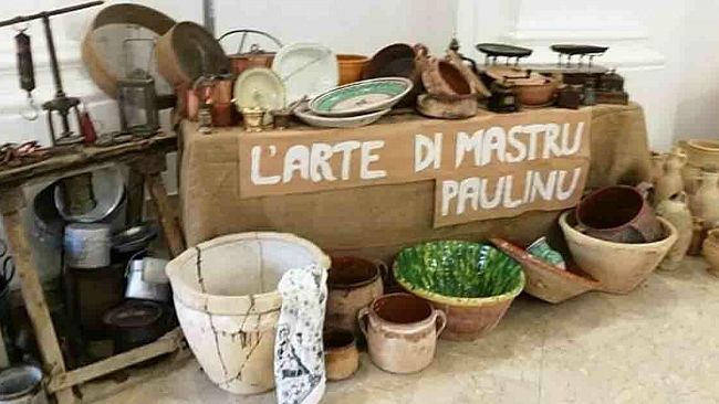 Campobello, “Sentimenti, colori, suoni e vita della cultura del passato”: mostra di oggetti antichi nell’ex chiesa Addolorata