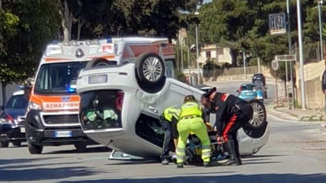 Mazara, incidente in viale Africa. Coinvolti due anziani