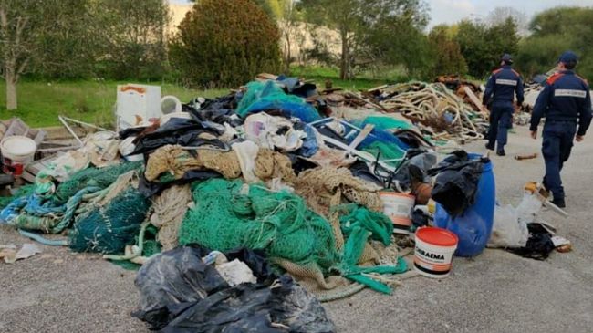 Mazara, la Capitaneria scopre deposito abusivo di rifiuti. Sequestrata area di 40.000mq ove