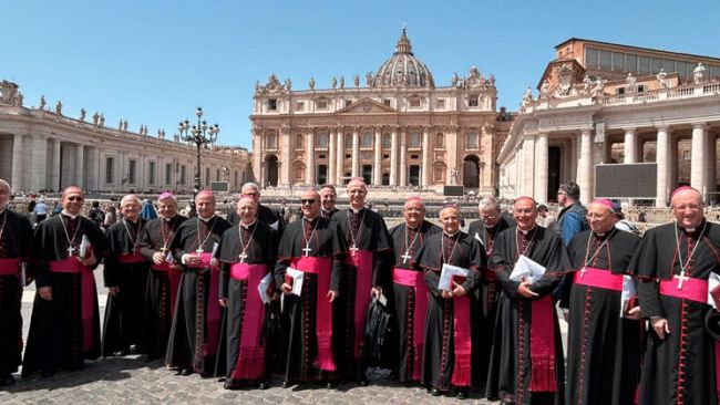 I Vescovi siciliani in udienza a Roma con Papa Francesco