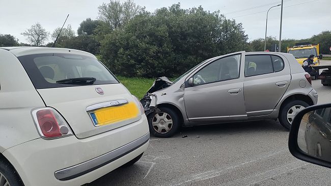 Scontro tra due auto nei pressi dell'uscita dell'autostrada A29 di Mazara