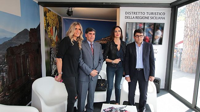 SICILIA – Maria Grazia Cucinotta  e Taormina Film Fest ospiti del Distretto Turistico