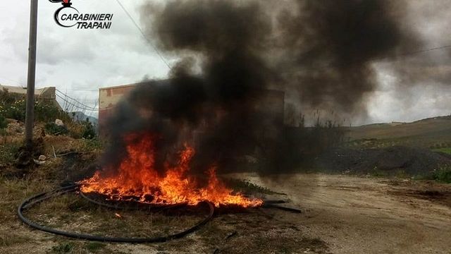 Fulgatore, bruciava cumuli di rifiuti. Denunciato un anziano