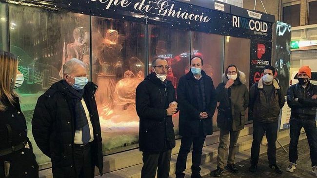 Dedicato ai pescatori sequestrati a Bengasi il “presepe di ghiaccio” di Pesaro. Avviata anche una raccolta fondi per le loro famiglie