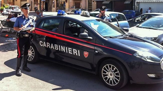 Undicenne scappa da casa nel centro di Palermo. Umiliato a scuola per come si vestiva