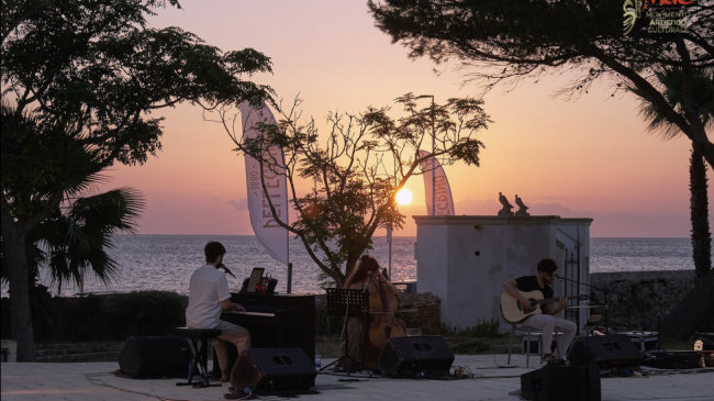 a-scurata-a-villa-genna-musica-teatro-e-tramonti-unici