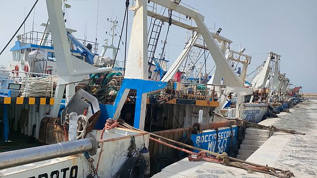 Mazara, grandi difficoltà di ormeggio per alcuni pescherecci rientranti per la Pasqua  