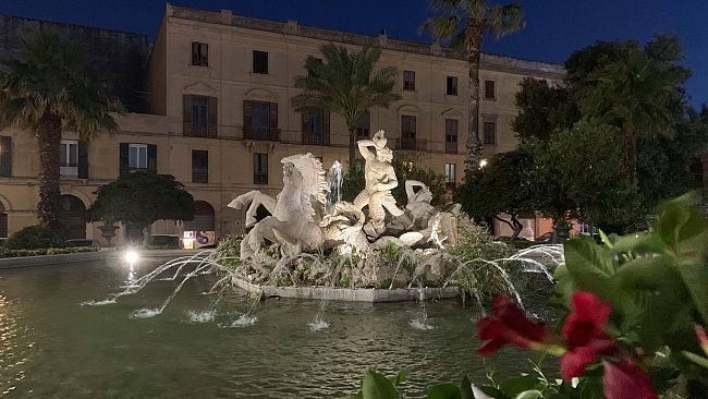 Trapani, risorge la Fontana del Tritone