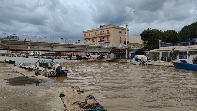 Mazara, prosegue il maltempo, rischio esondazione del fiume Mazaro in alcuni tratti del porto canale