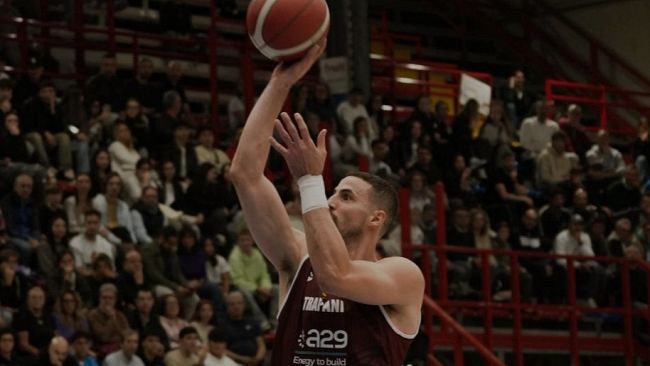 Trapani Shark sbanca  Napoli con il punteggio di 90-97