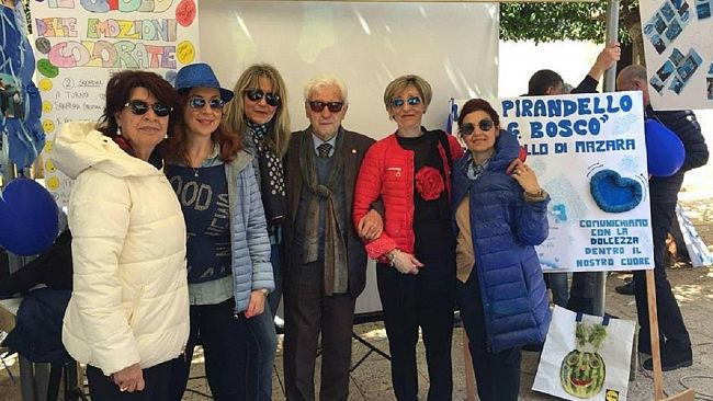 Il vicesindaco Accardo e gli alunni dell’I.C. “Pirandello – S. Giovanni Bosco” alla manifestazione “Insieme per l’autismo”