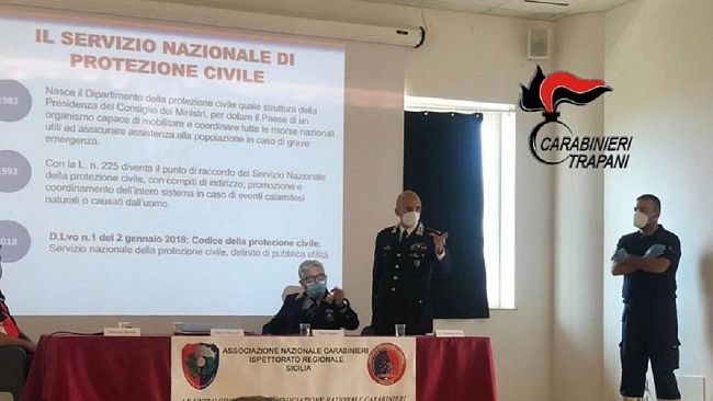 Alcamo. L'Associazione Nazionale Carbinieri presenta il servizio cinofili