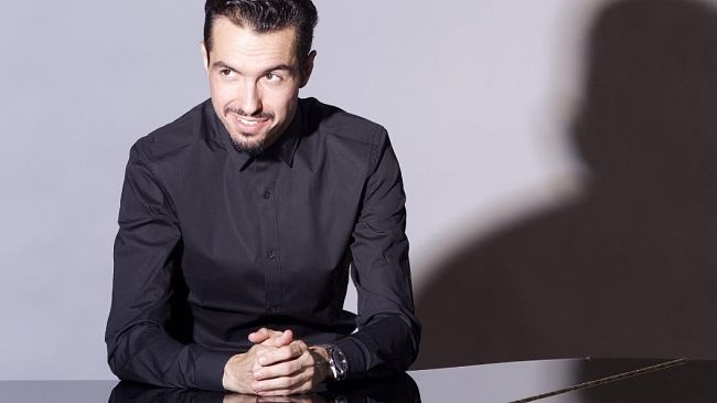 Joseph-Maurice Weder domani sera incanterà con il piano recital 
