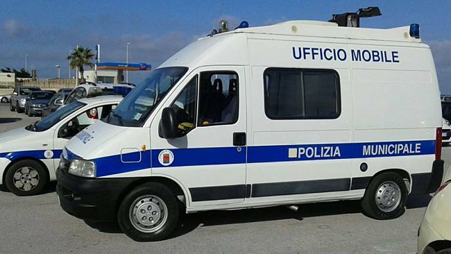 Trapani, denunciati due cittadini in giro senza motivo