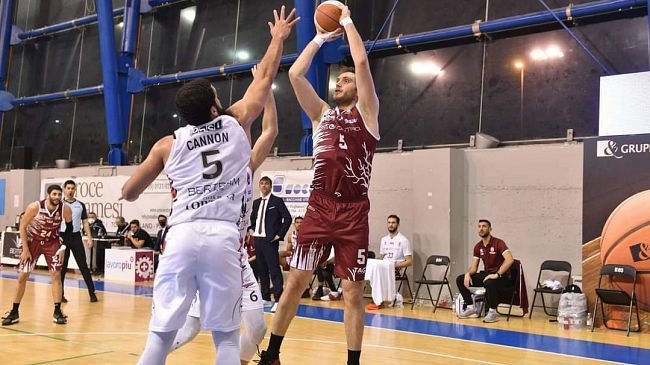 Trionfo a Tortona, la Pallacanestro Trapani si impone in rimonta 71-72