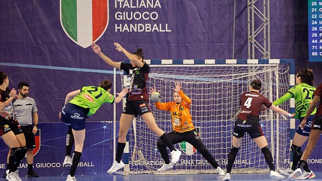 ​Handball Erice sconfitta ai rigori: Coppa Italia a Jomi Salerno