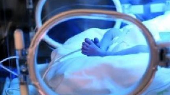 ​Neonata muore poche ore dopo il parto, disposta l'autopsia