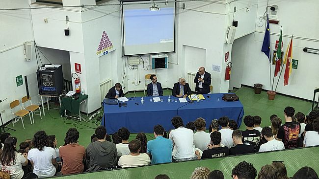Alcamo, premio Isabella Pipitone: premiati 27 studenti del liceo classico e scientifico