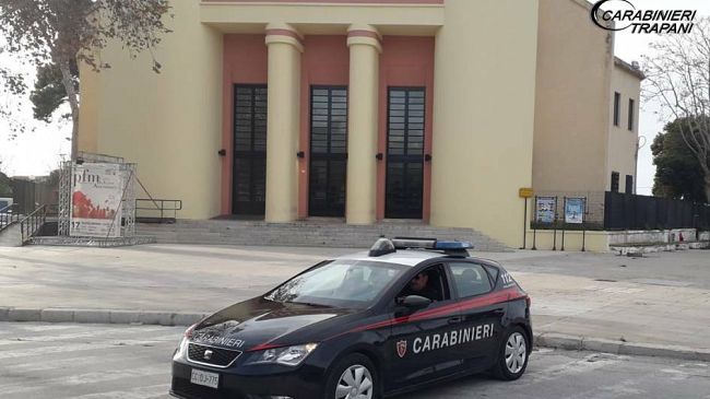 Marsala, ruba capi di abbigliamento: arrestato dai Carabinieri