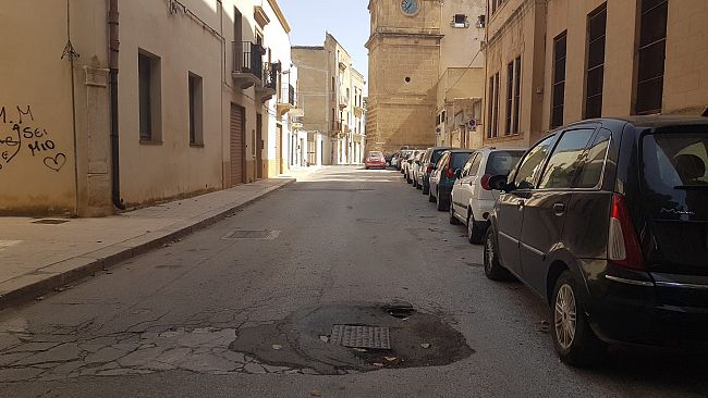“Voragine” in via San Michele, grosso pericolo per cittadini e turisti