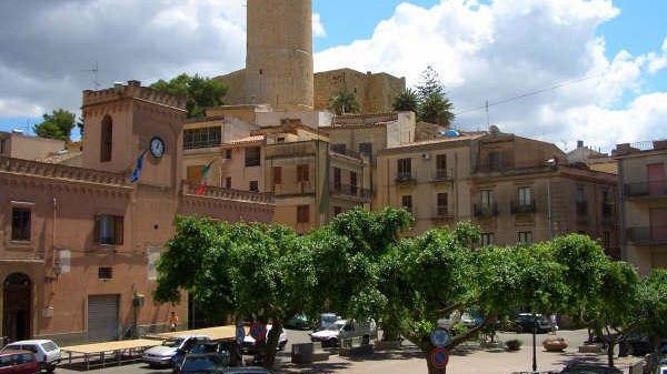 Salemi – Uomo minaccia di darsi fuoco