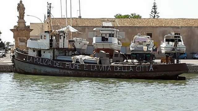 Emergenza insabbiamento darsena, il cantiere Me.Ca.Nav corre ai ripari