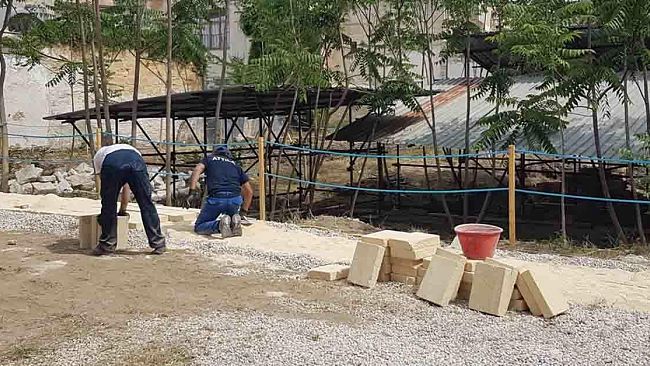 Mazara, proseguono i lavori di sistemazione dell’area esterna del Corridoni