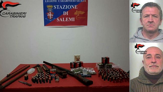 Salemi: blitz antidroga dei Carabinieri, sequestrati droga e un fucile illegalmente detenuto