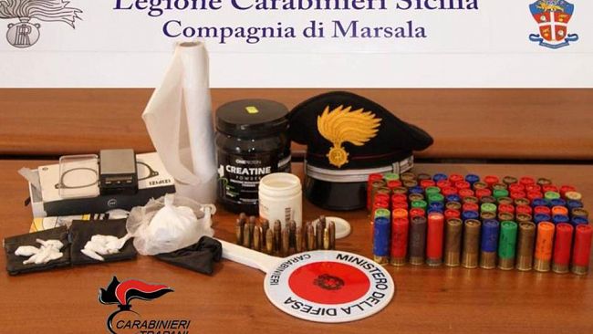 Marsala, deteneva in casa cartucce e cocaina: Carabinieri arrestano 46enne