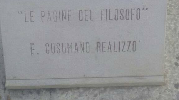 Un cittadino ha ripulito il monumento a Gentile