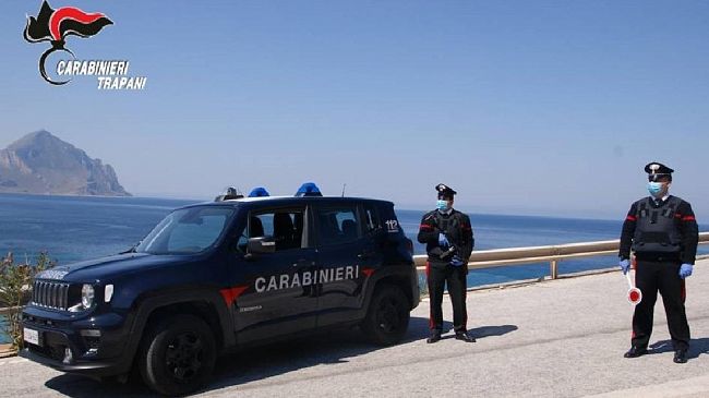 San Vito Lo Capo. Maltrattamenti e danneggiamento. Arrestato 24enne